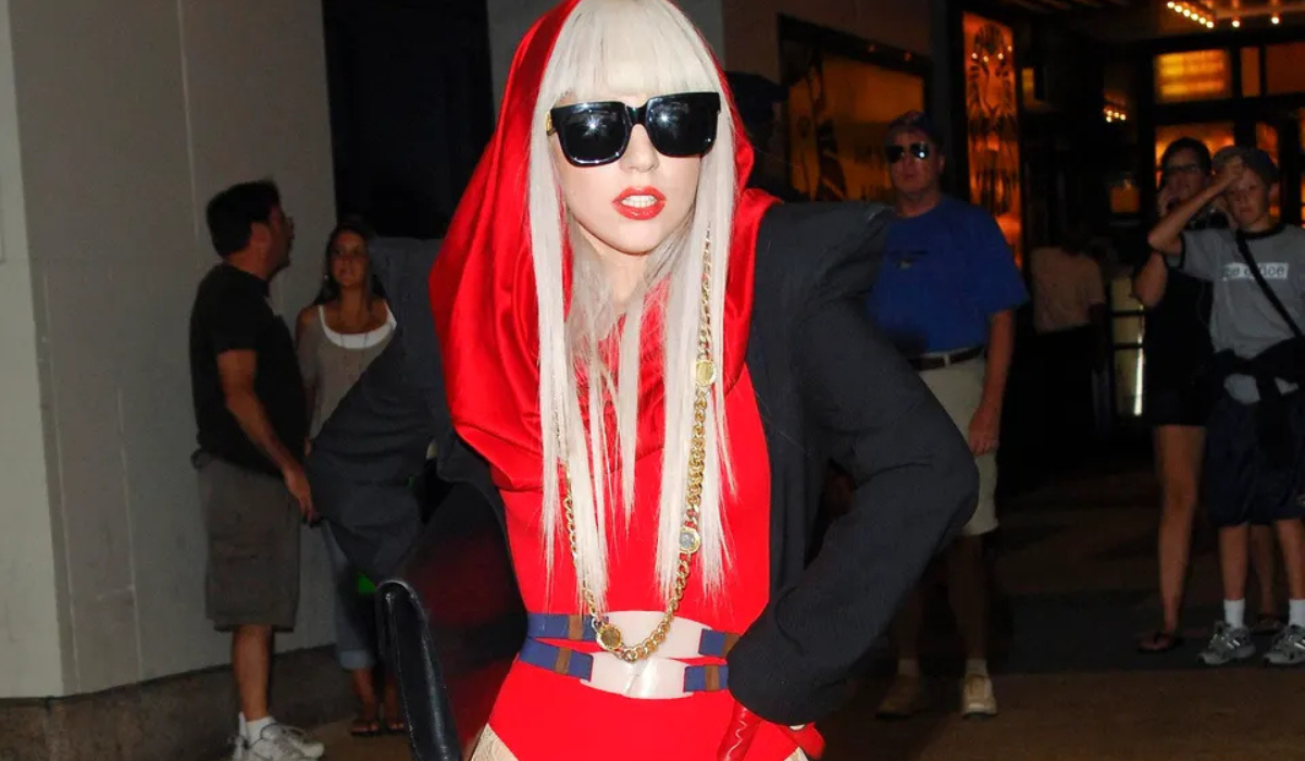 Lady Gaga Tracker
